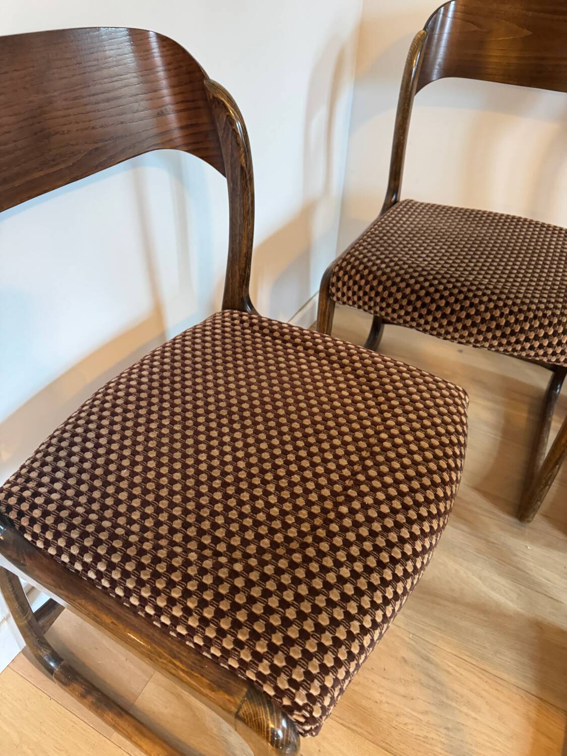 4 Baumann chairs, sled model