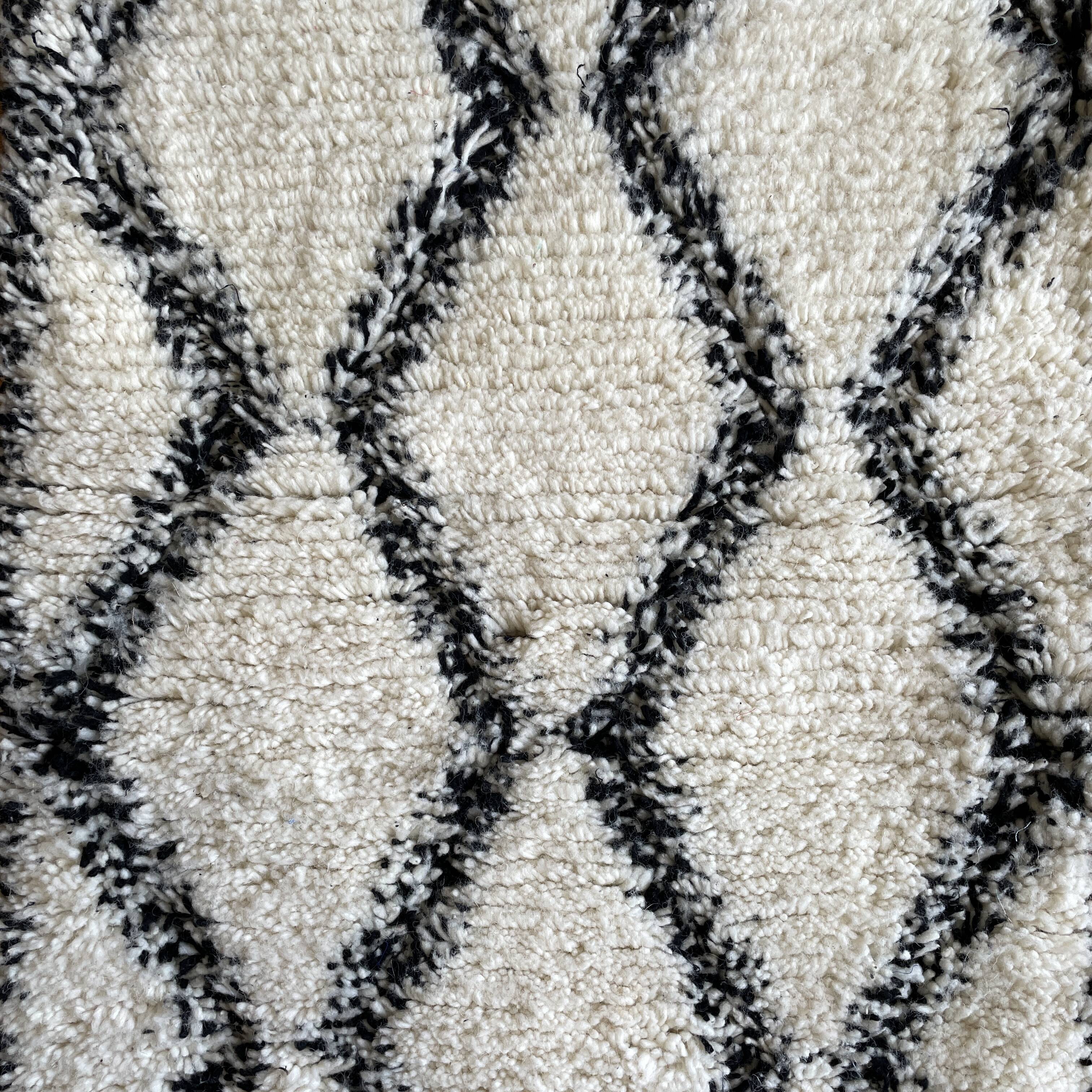 Berber carpet - Beni Ouarain - 68x111cm