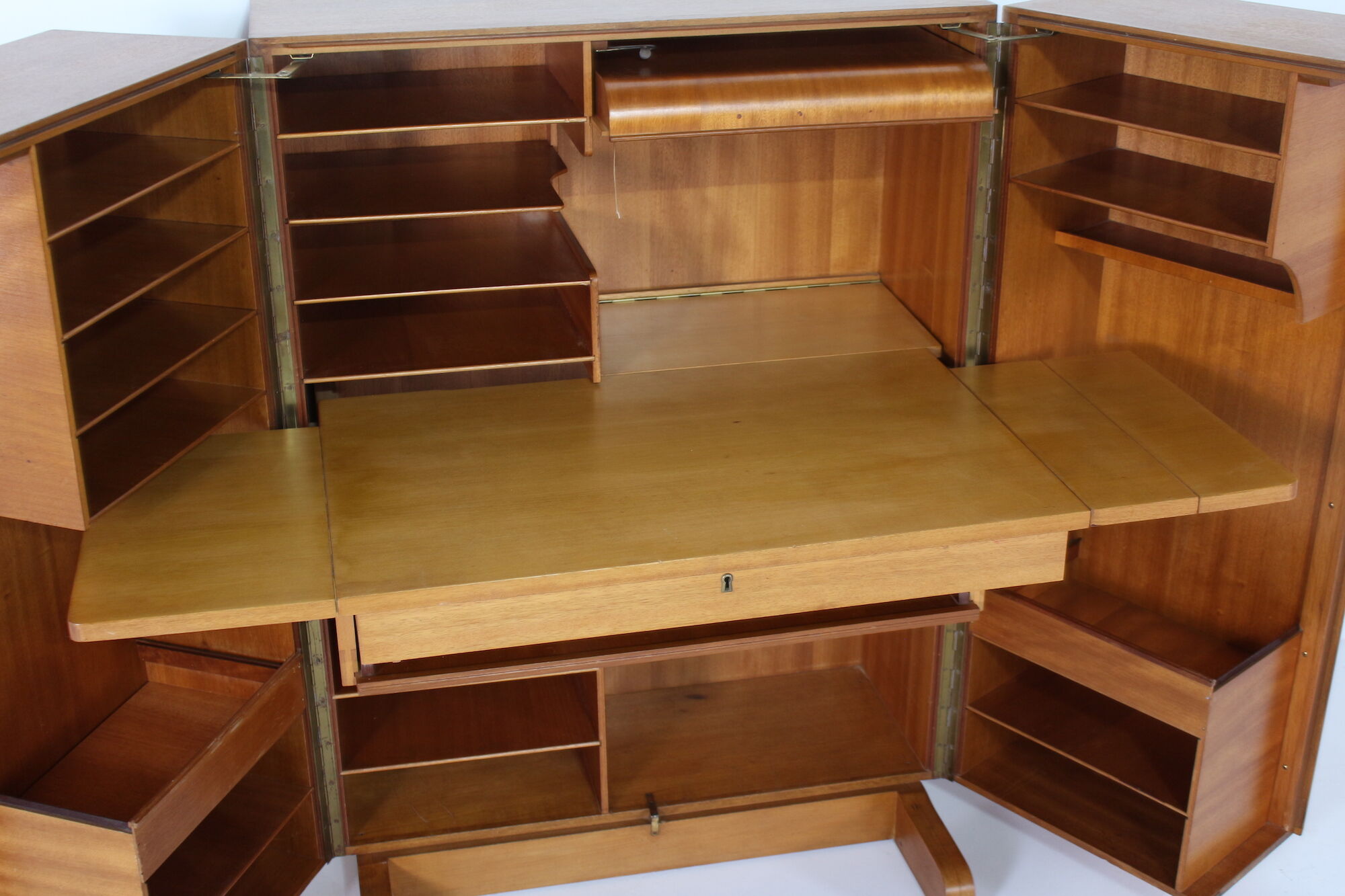 Retractable desk "Magic Box" Mummenthaler & Meier