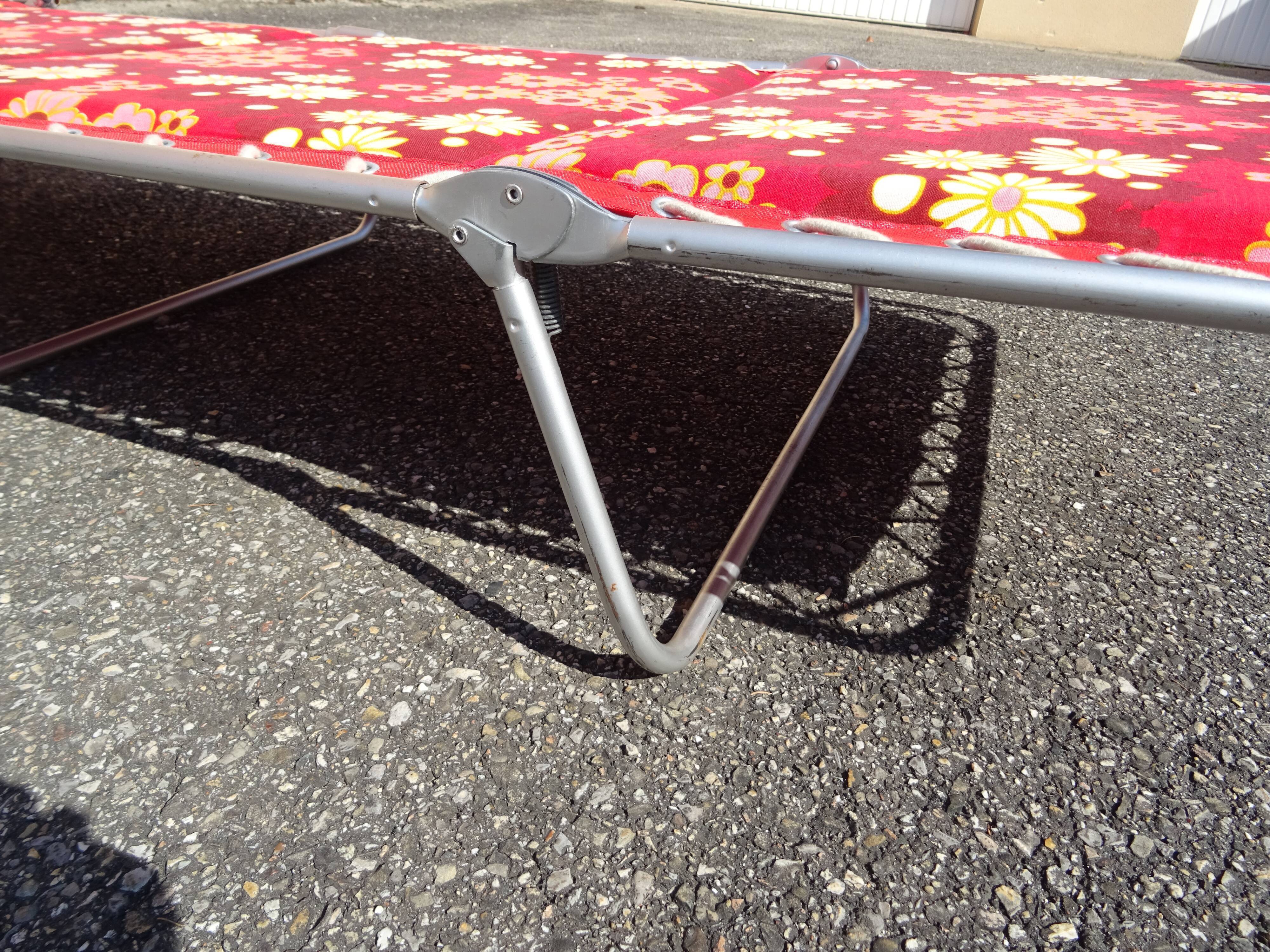 Folding sunbed lounger vintage flower camp bed