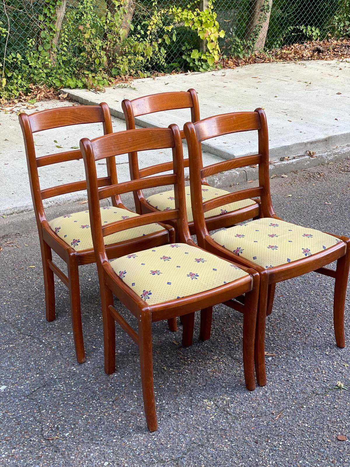4 chaises en bois massif et tissu jaune fleurs Louis Philippe