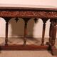 Table de milieu d'époque Renaissance en noyer