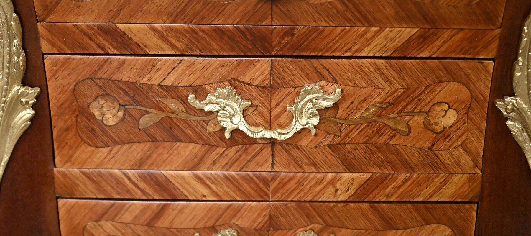 Pair of bedside tables in marquetry, Louis XV style – Mid 20th century