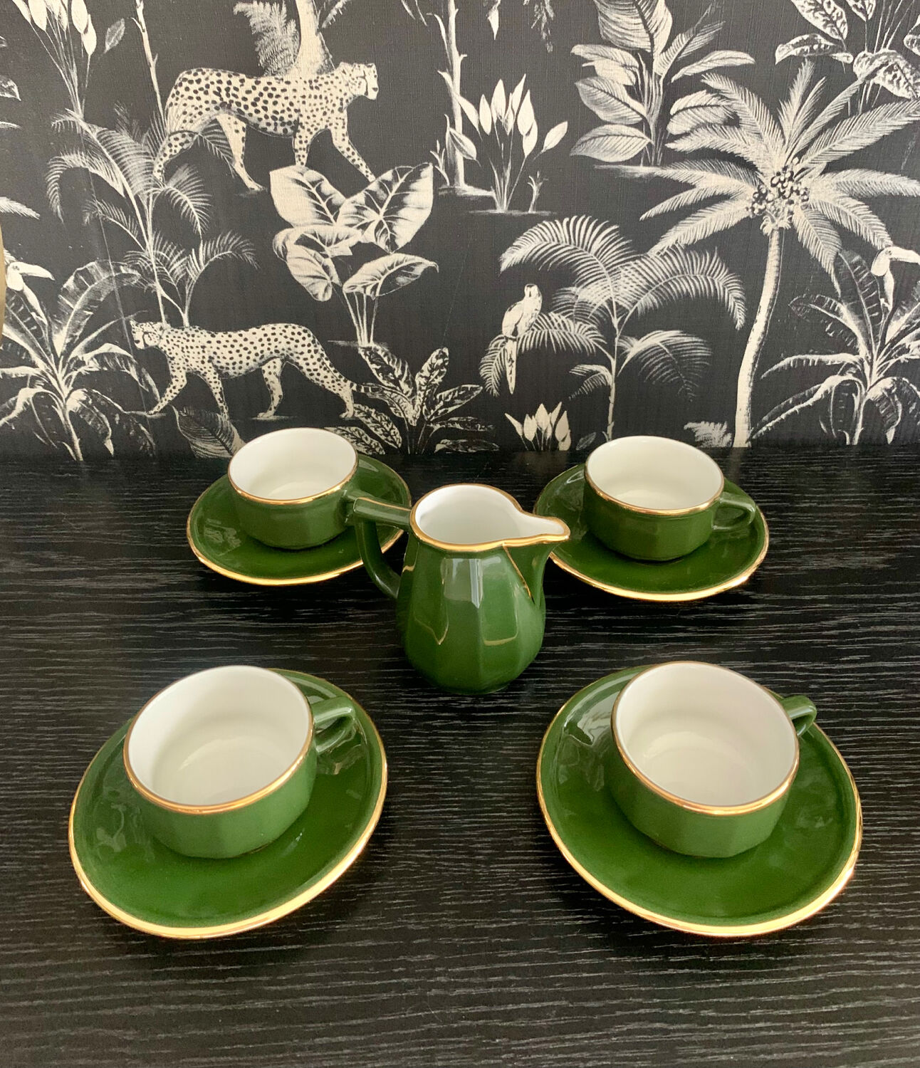 Set of 4 cups and their saucers and milk jug