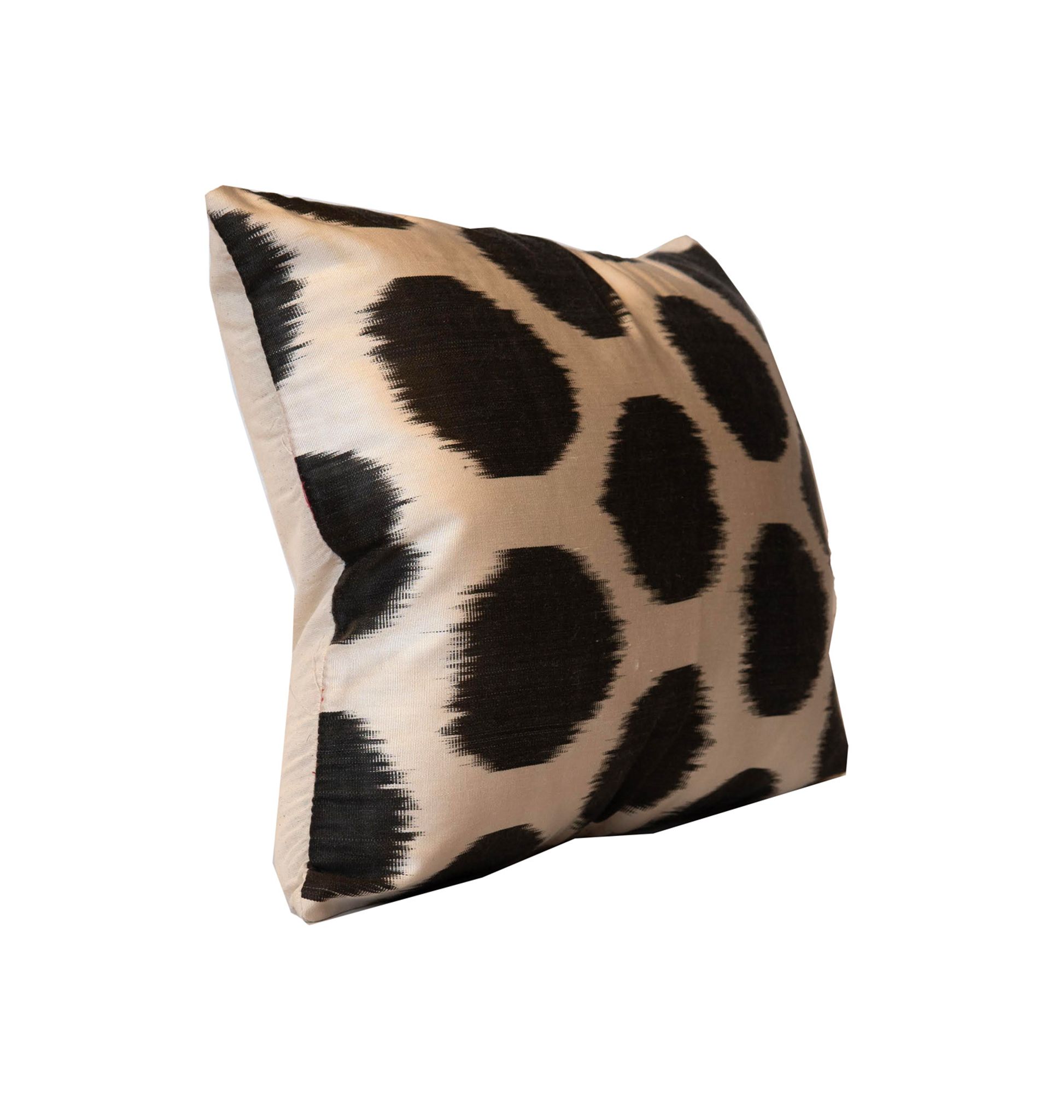 Coussin tacheté de soie