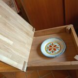 Scandinavian table with a system