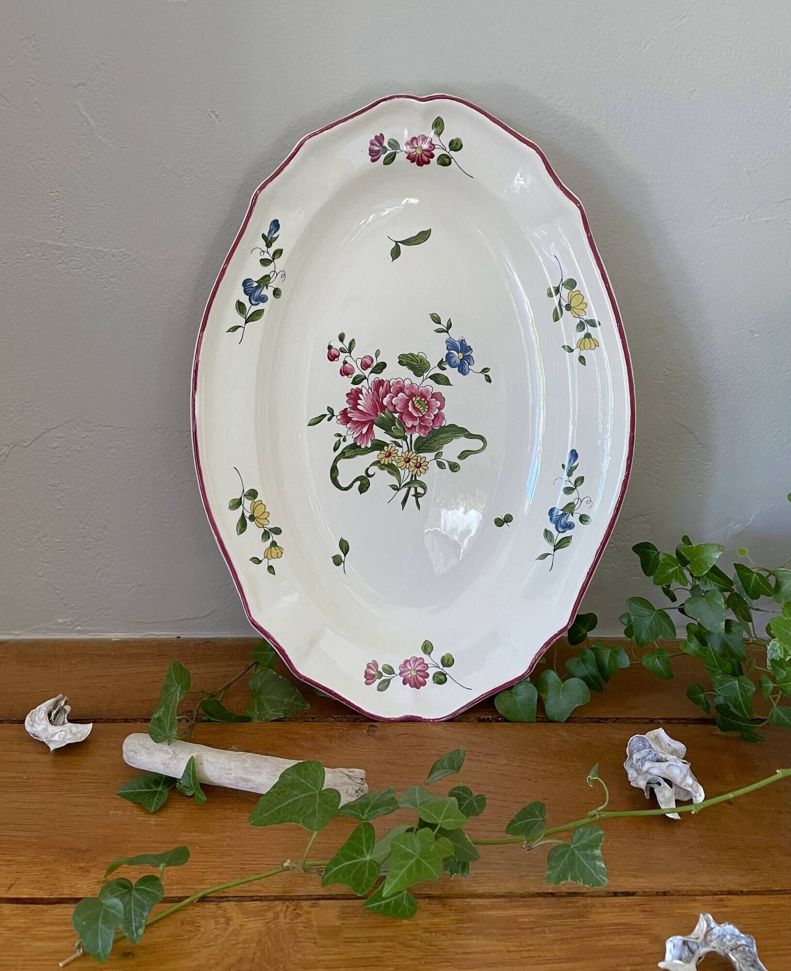 Antique serving dish in Saint-Amand earthenware (Nord)