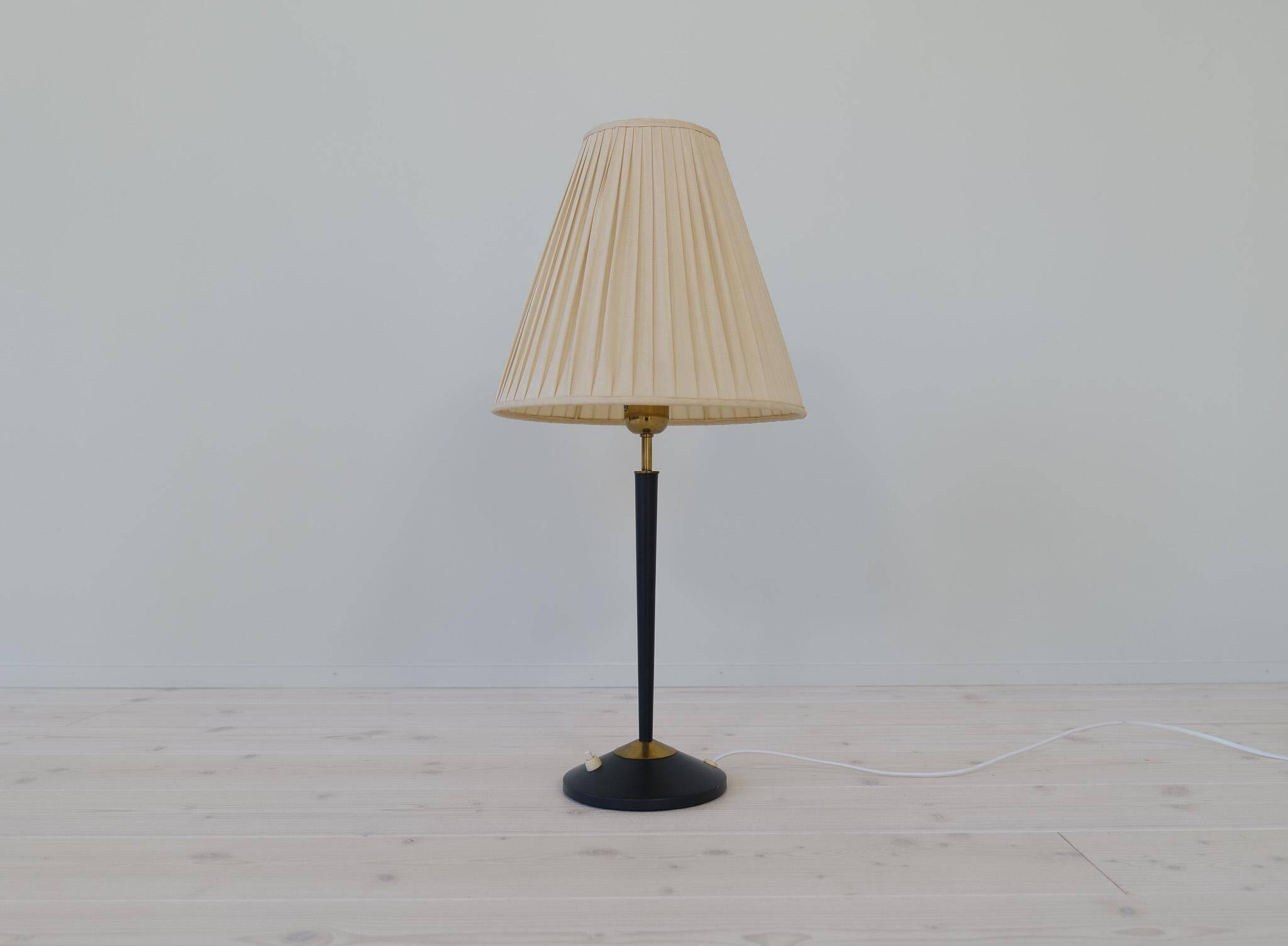 Mid-century modern table lamp in brass and cast iron Asea Sweden, 1950s