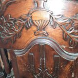 Provençal walnut pannier