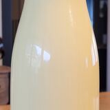 Bouteille en céramique jaune