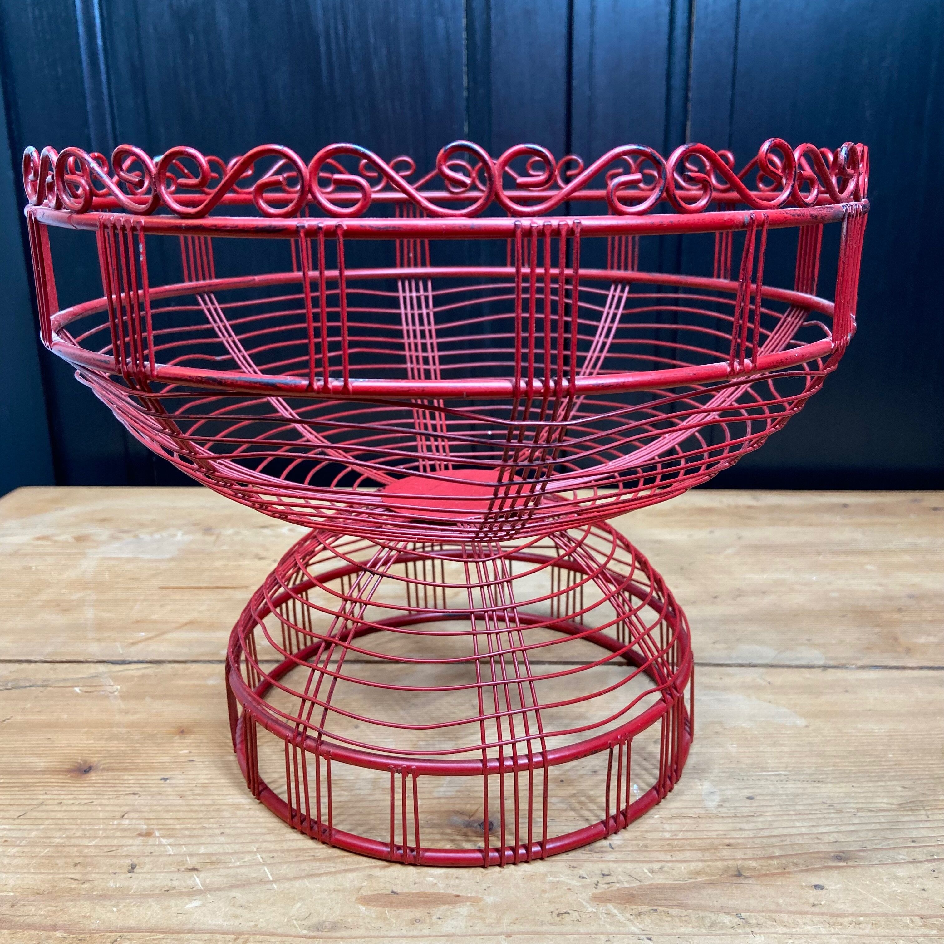 Wire fruit basket