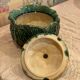 Pot en barbotine style baroque