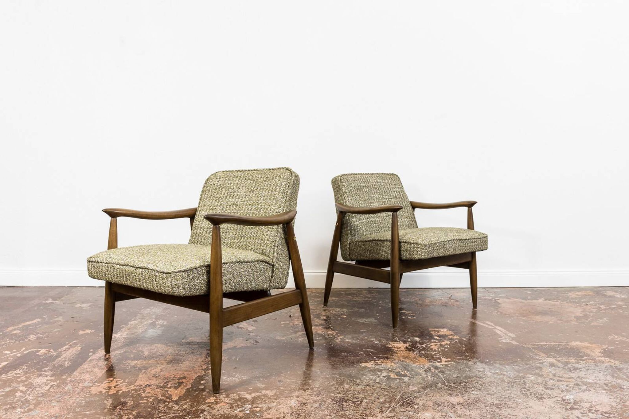 Pair of restored vintage GFM 87 armchairs by Juliusz Kedziorek, 1960s