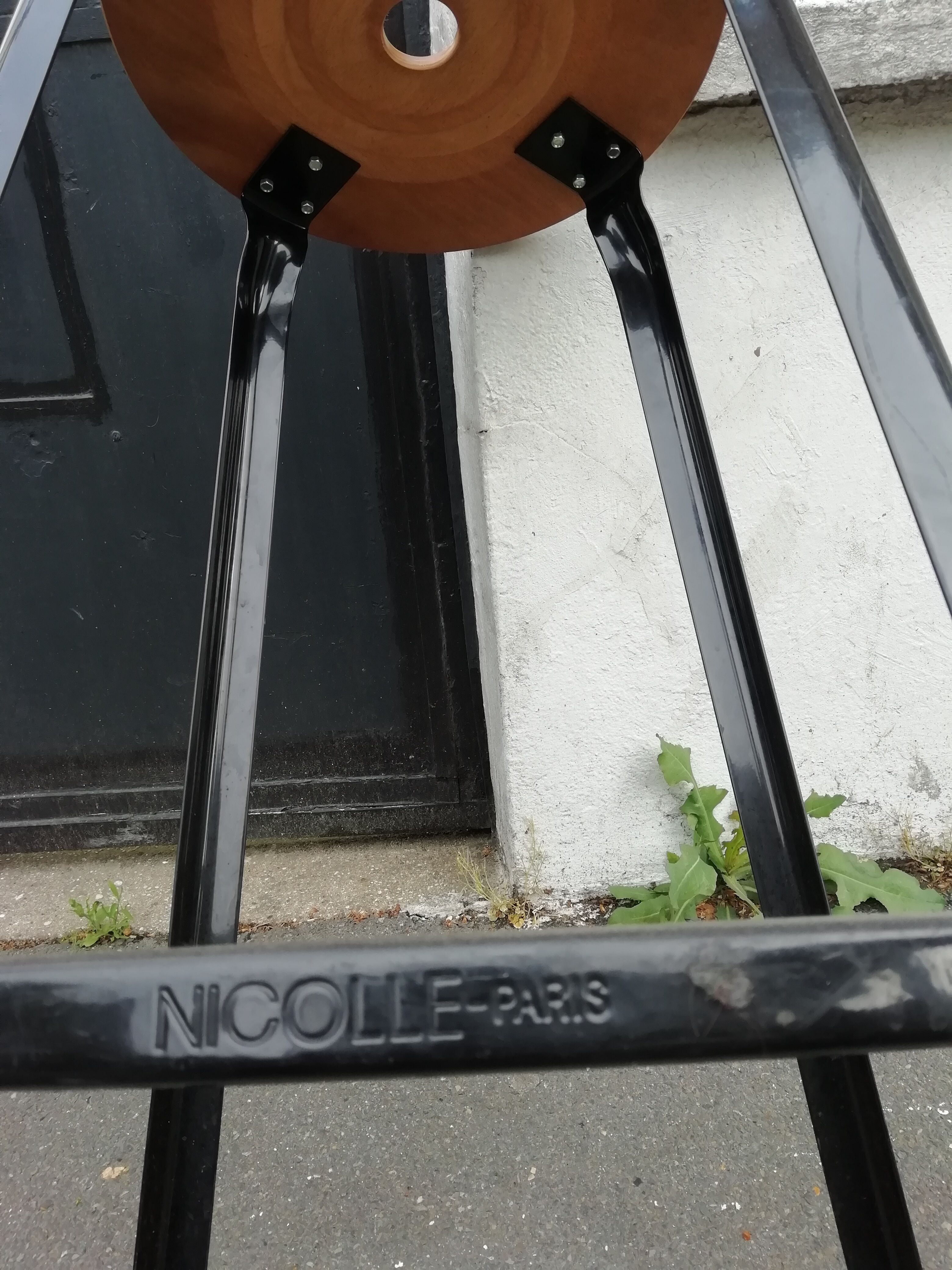 5 Nicolle bar stools