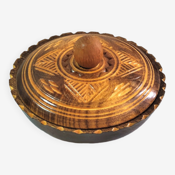 Boîte artisanale en bois ronde ciselée