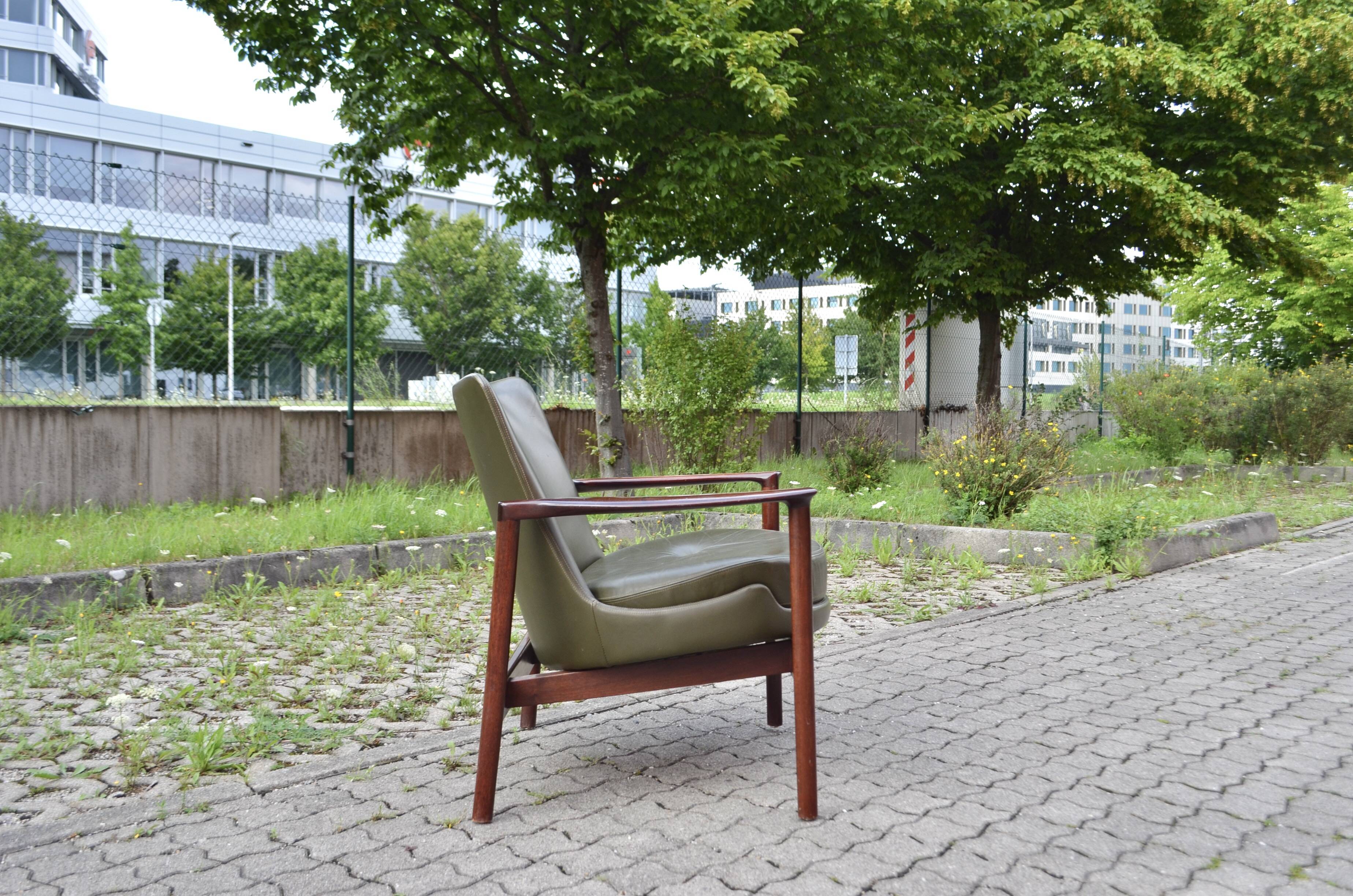 Ib Kofod Larsen for Fröscher Sitform olive leather Lounge Chair