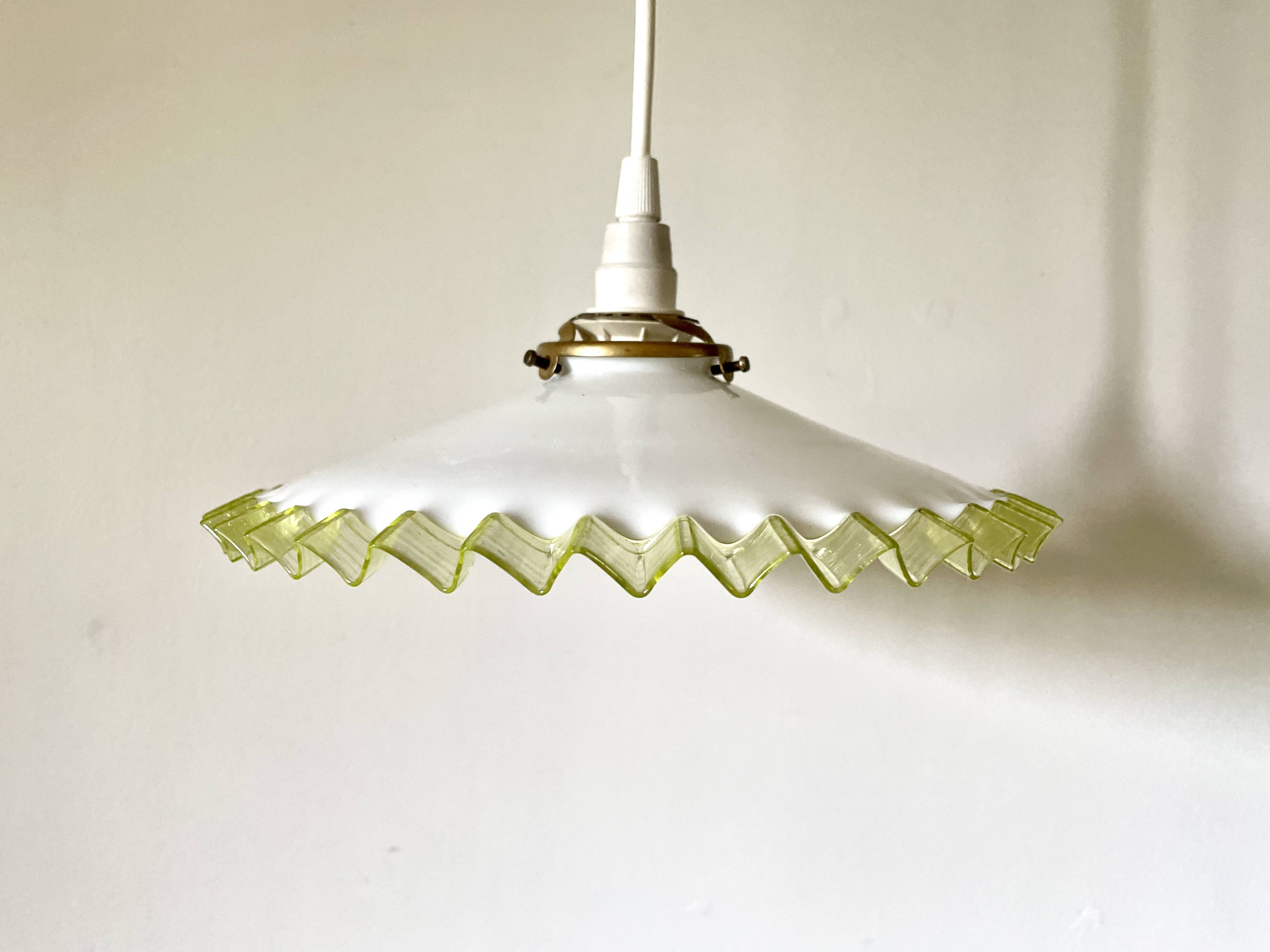 Suspension coupelle blanc vert