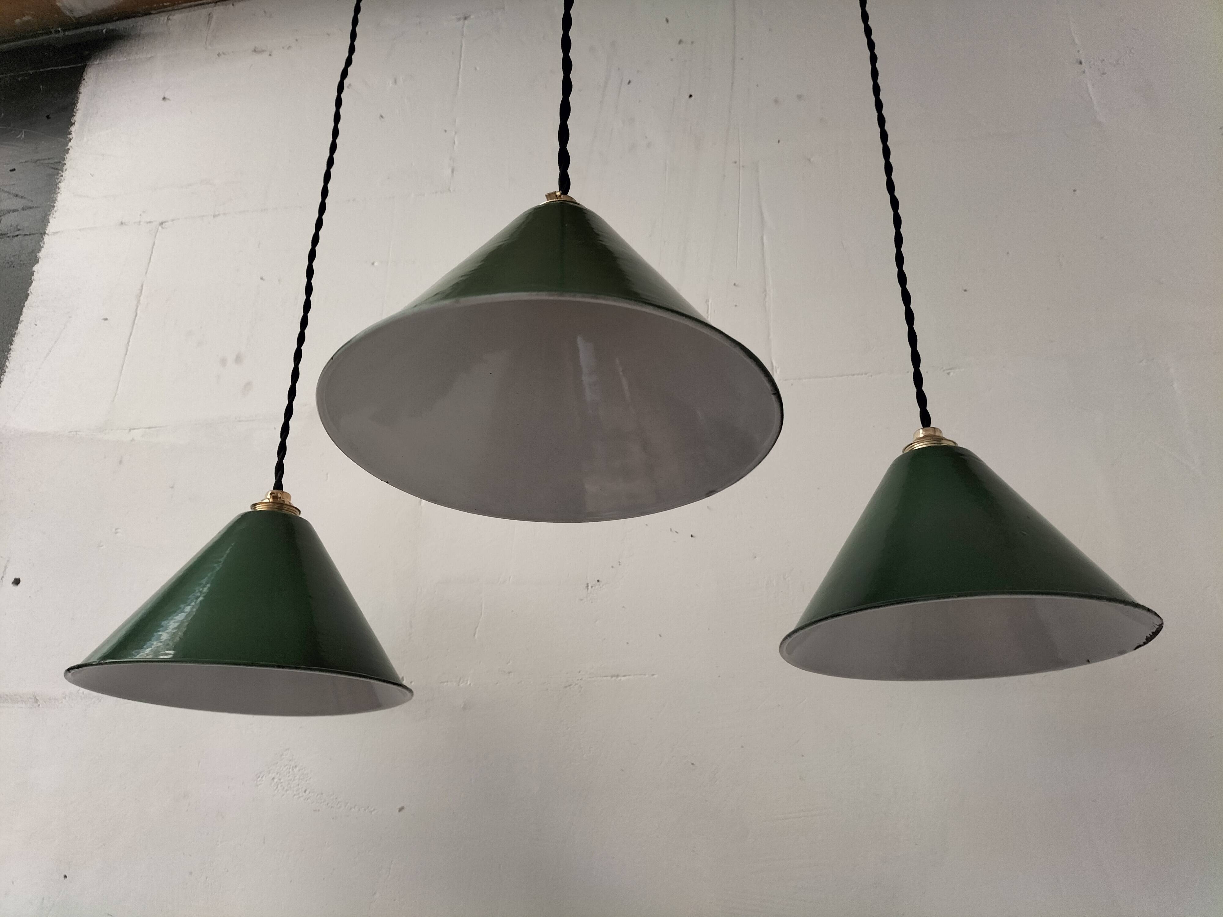 Enamelled sheet metal suspensions