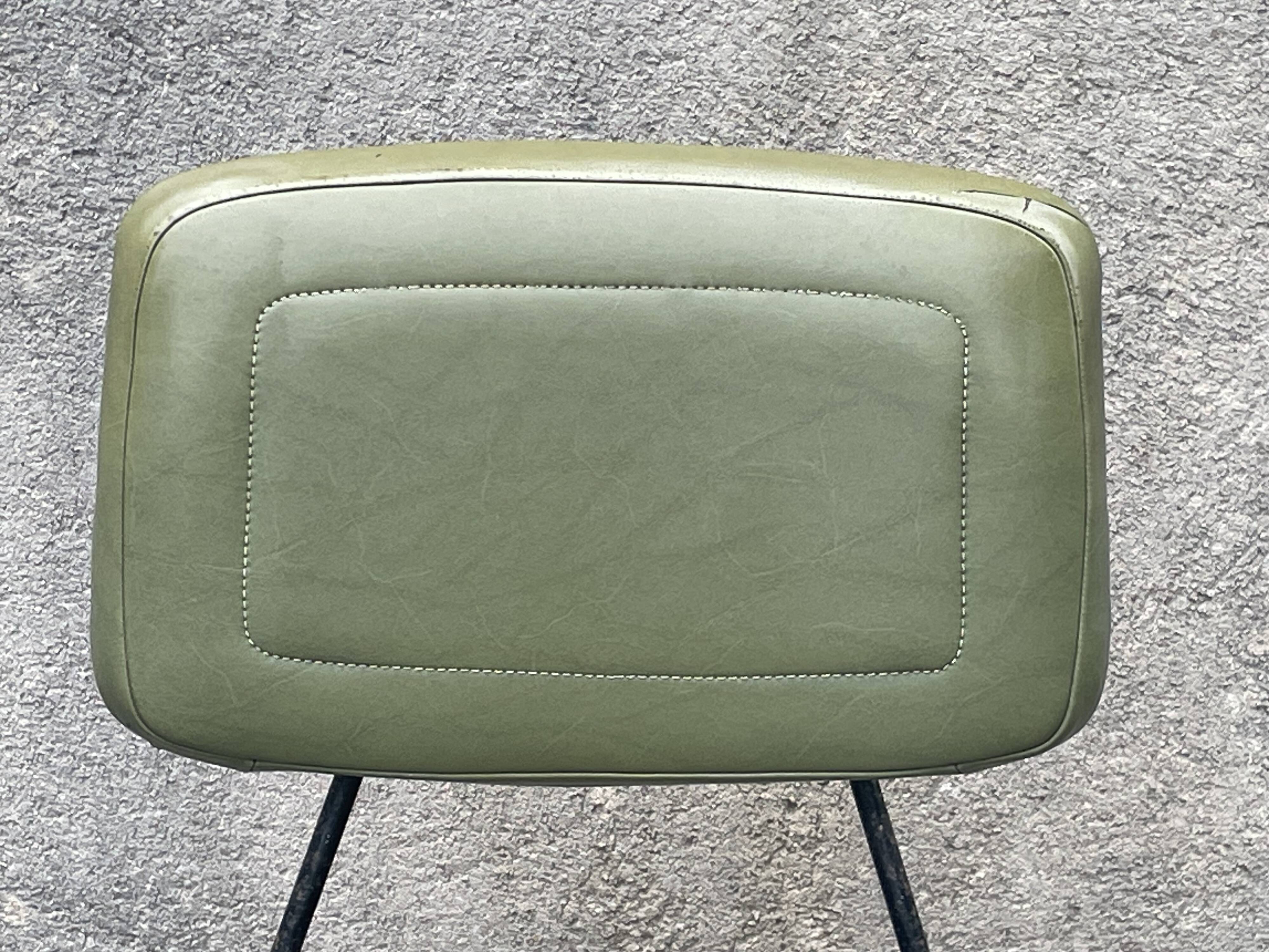 Chair Pierre Paulin model CM 196