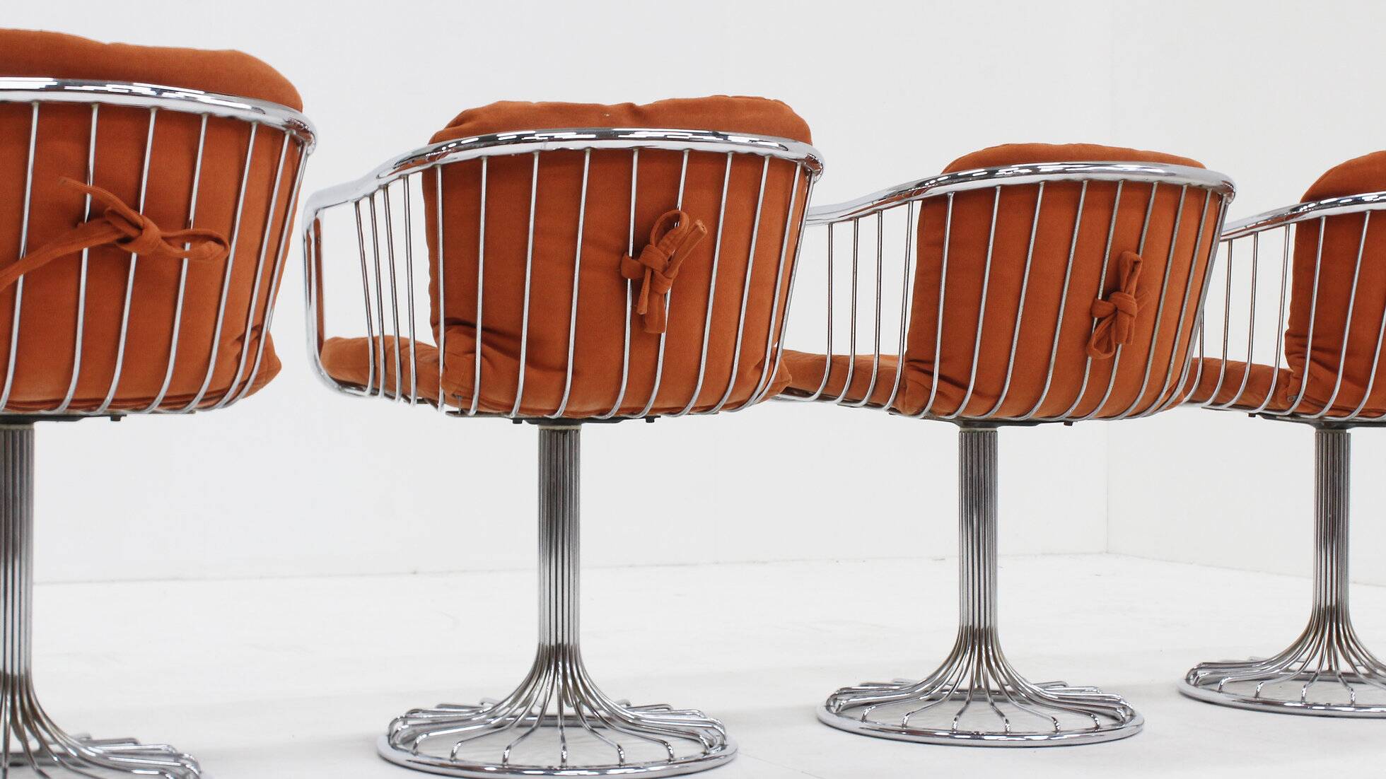 Set of 4 vintage chrome swivel dining room chairs 1970s
