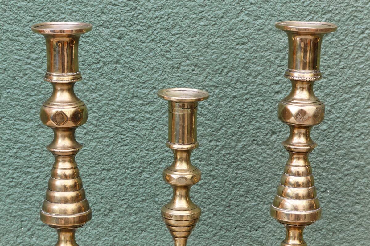 Set of 4 brass candlesticks, England, late 19th century