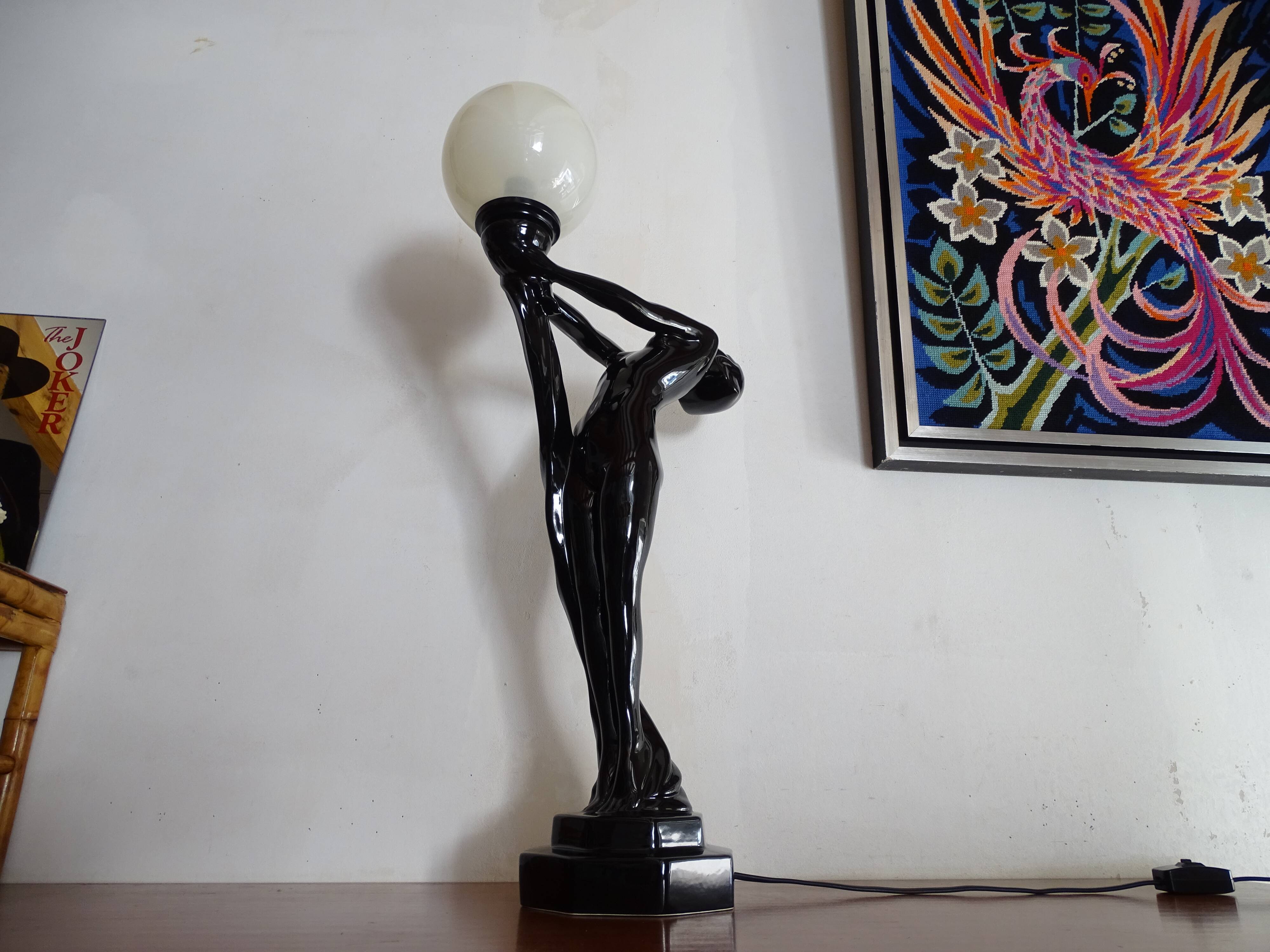 Lampe danseuse nue design 70's 80's- art déco globe boule