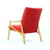 Ensemble de 2 fauteuils du milieu du siècle en hêtre clair & tissu rouge par Interier Praha, Tchécoslovaquie 1971