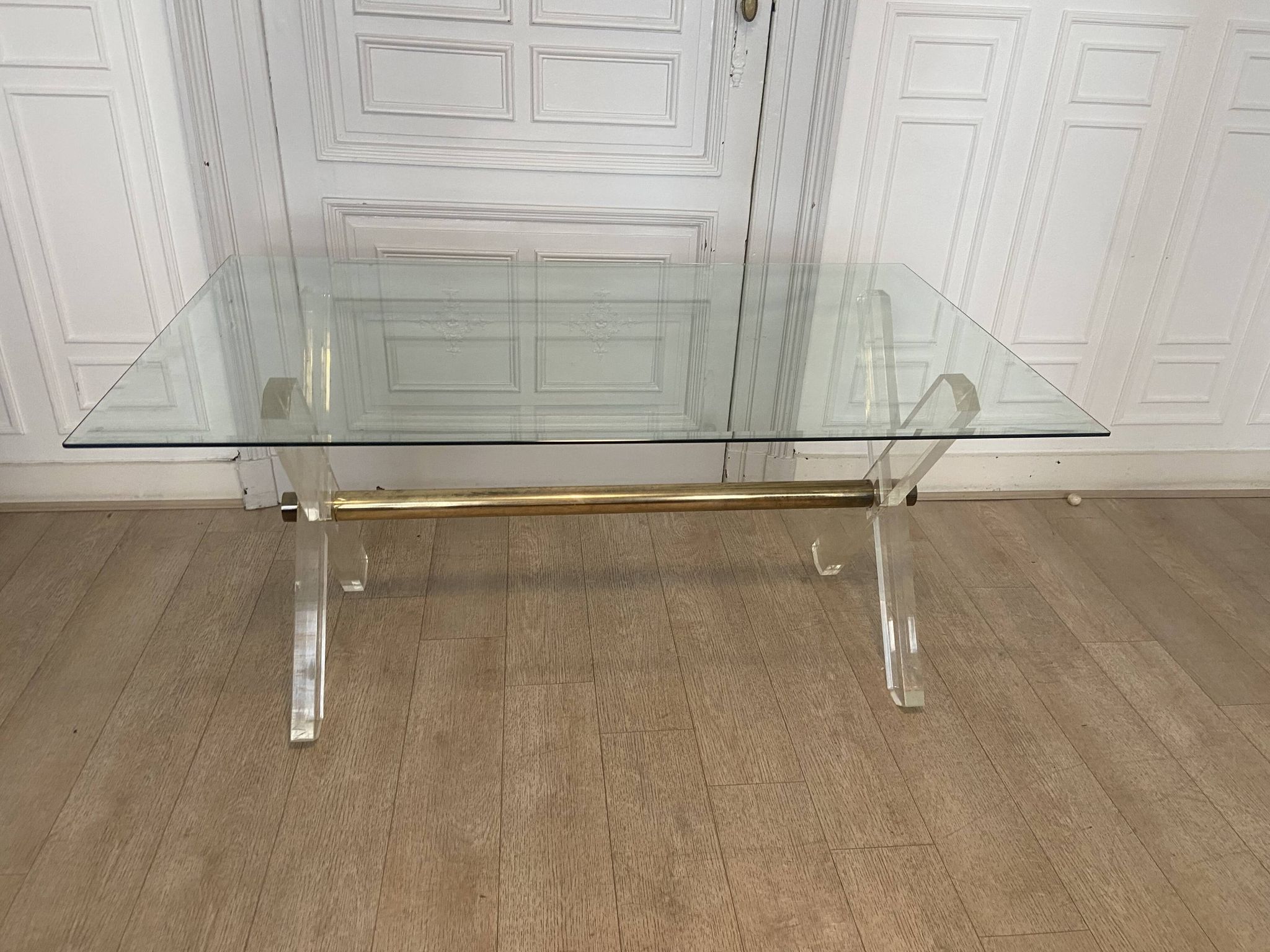 Table en plexi métal doré et verre biseauté 1970s