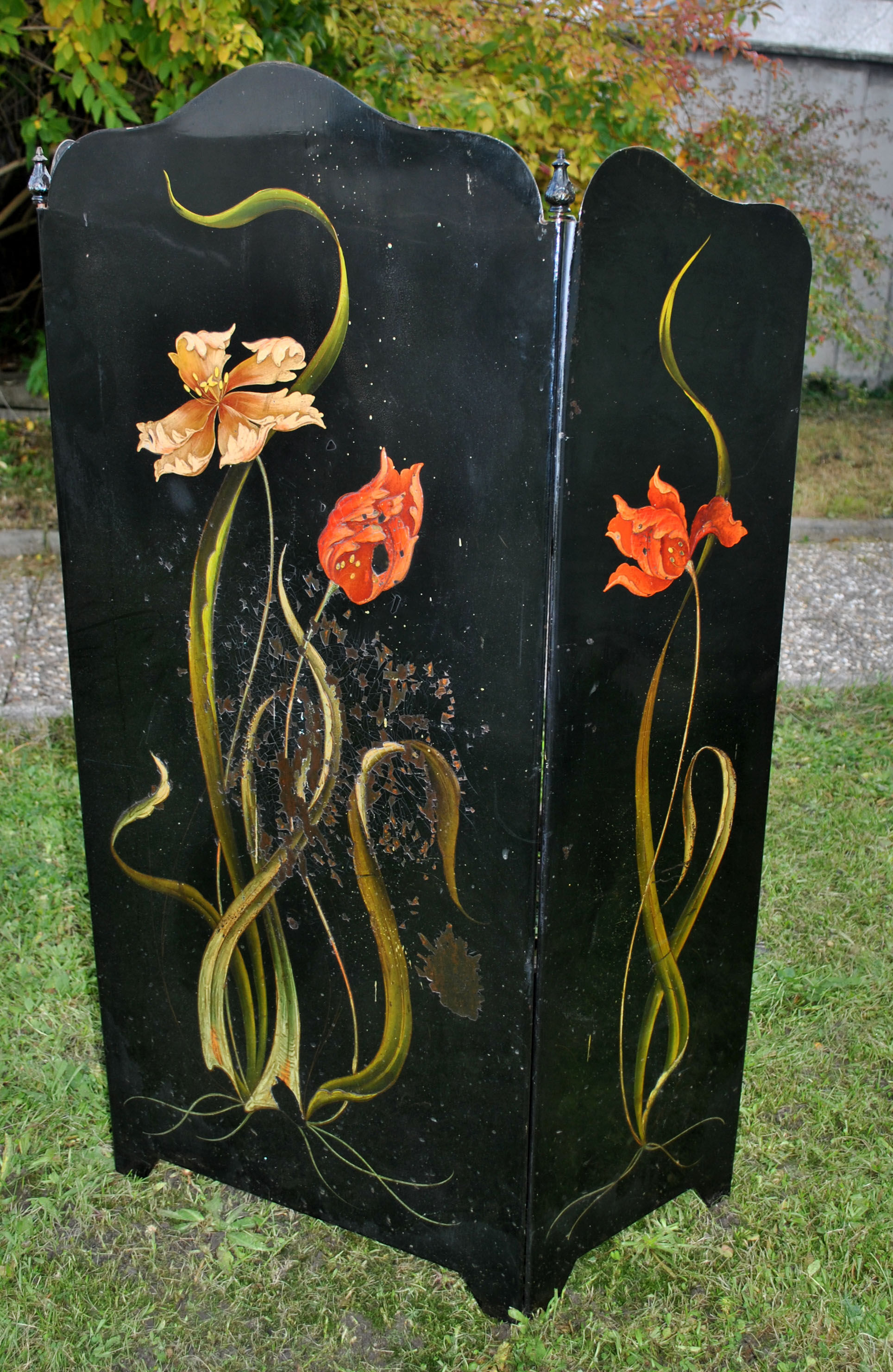 Art nouveau firewall in black enamelled sheet metal - decoration of painted tulips screen 1900
