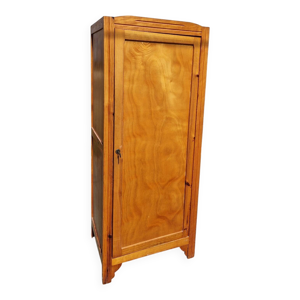 Ancienne armoire parisienne