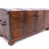 Grand coffre ancien, Europe occidentale, vers 1870