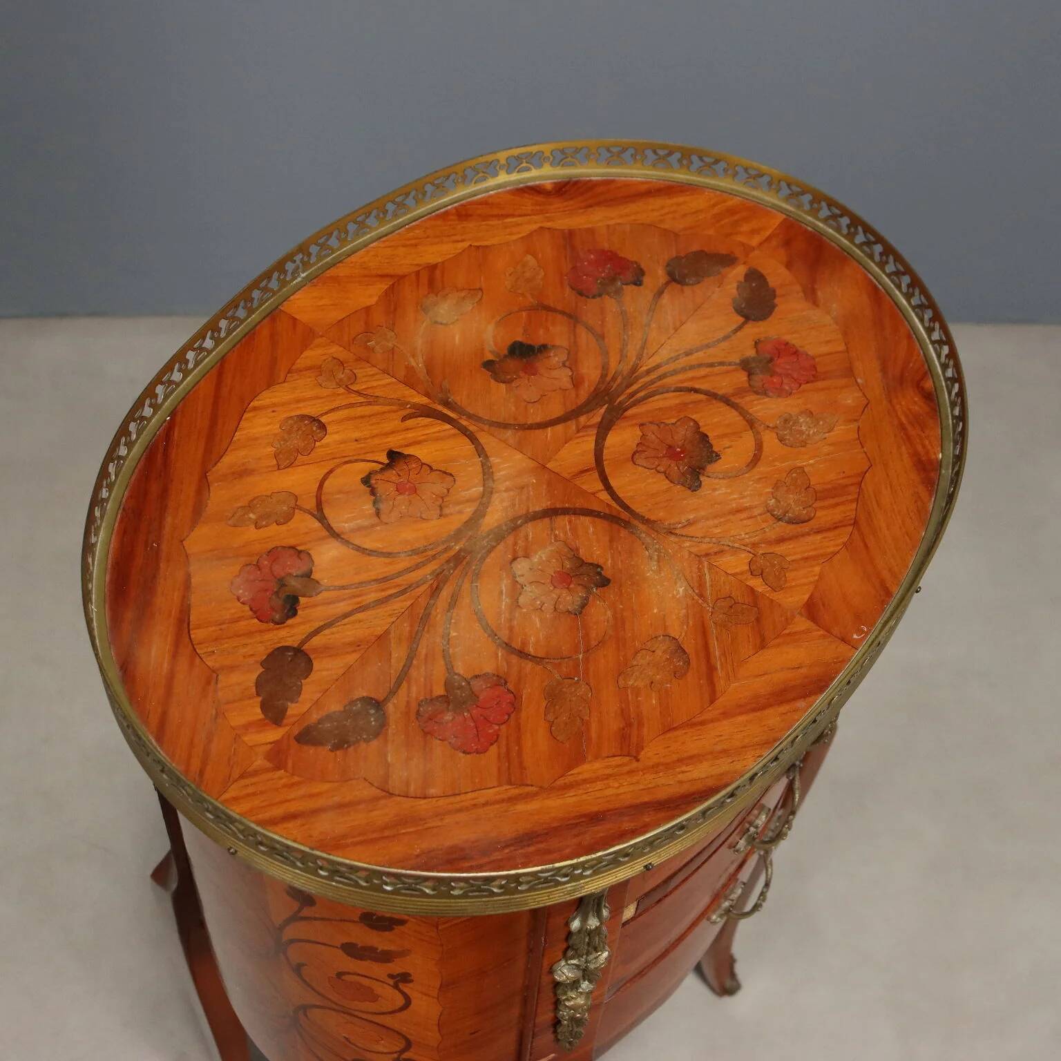 Tables de chevet anciennes style Napoléon III en bois de rose XXe siècle