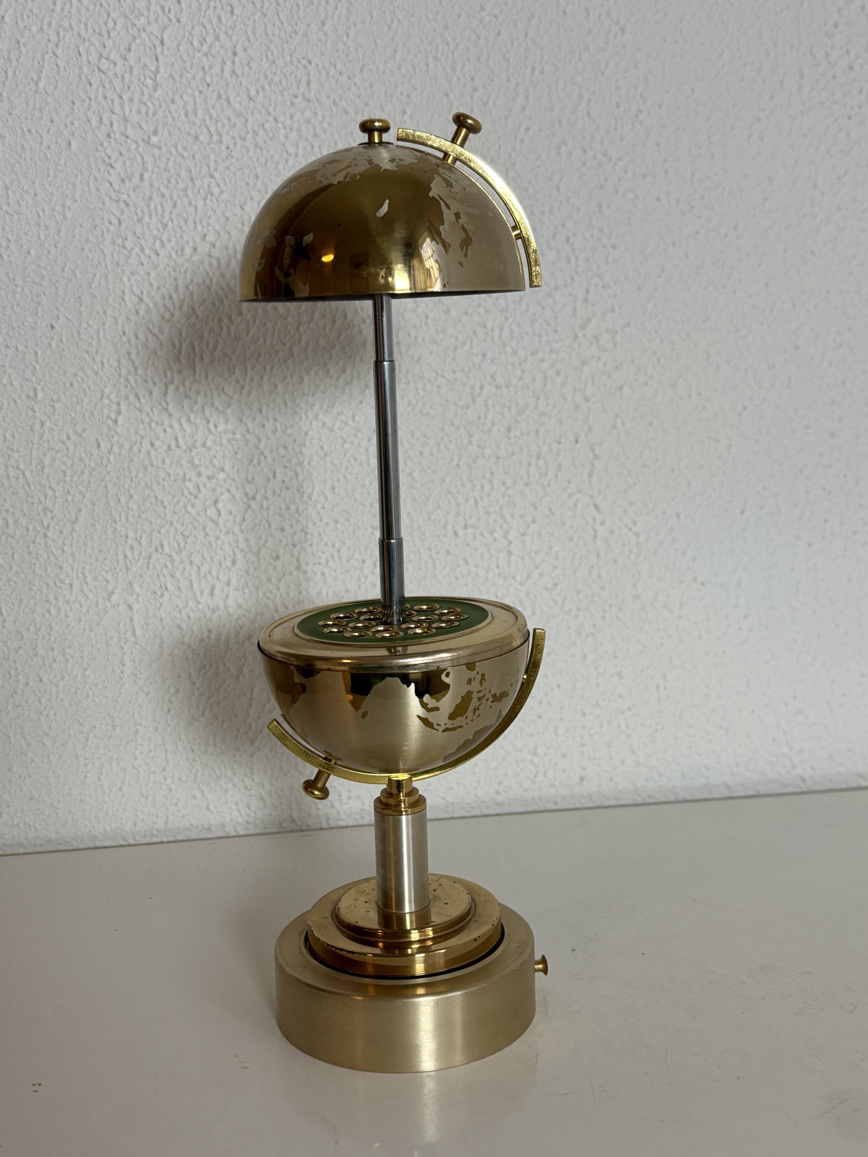 Porte-cigarettes vintage 1960 mappemonde distributeur - 20 x 10 cm