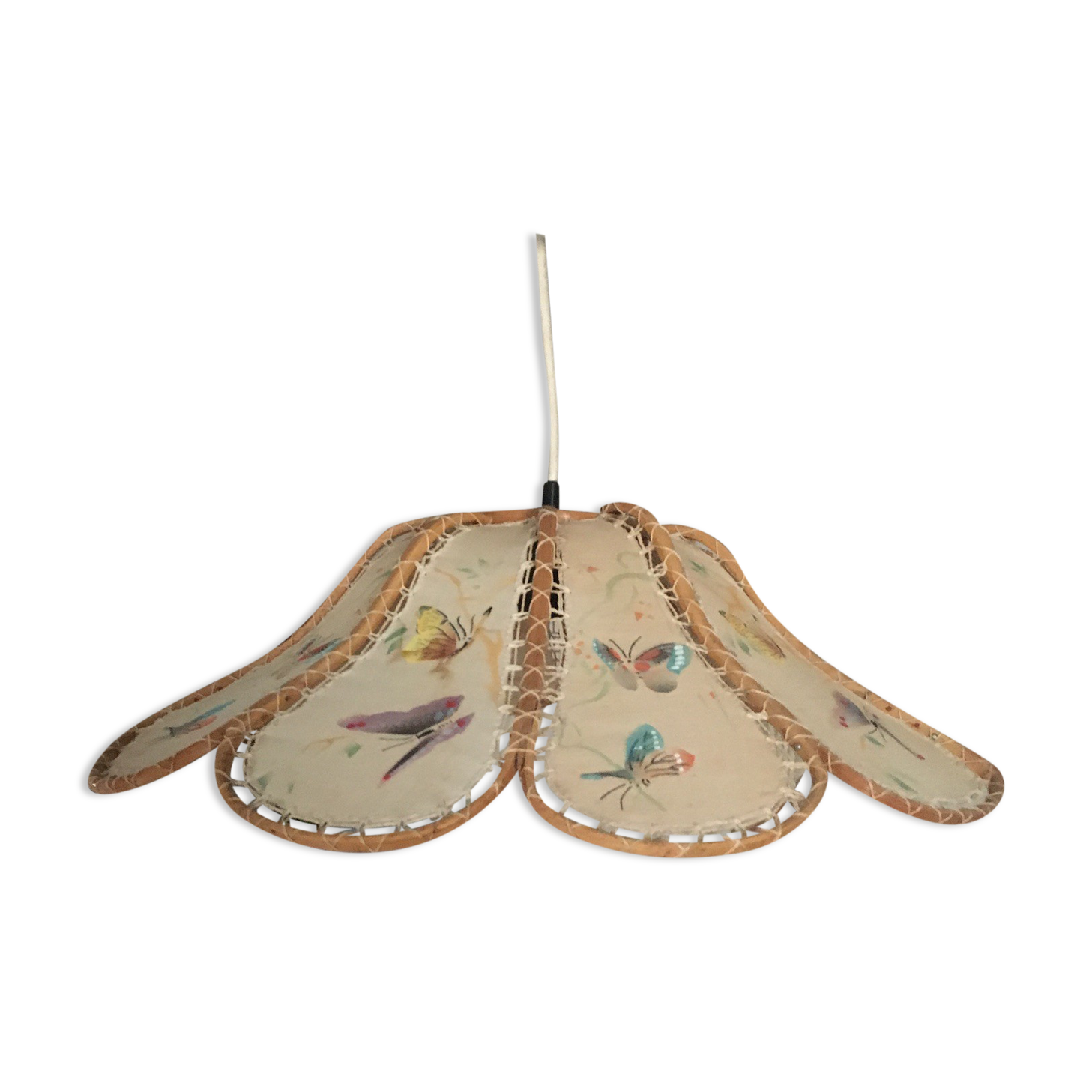 Suspension flower fabric and wood.