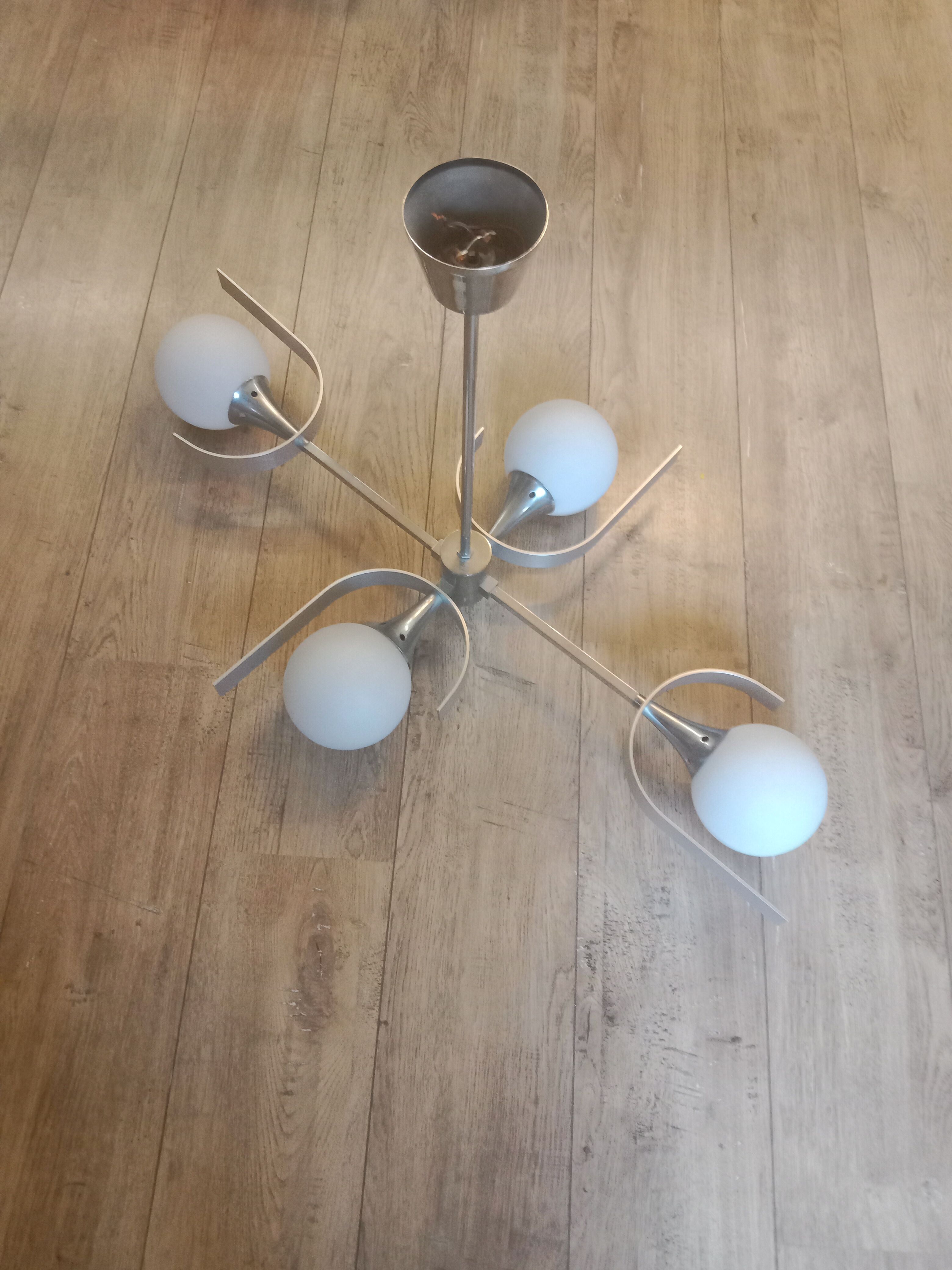 Chandelier chrome and opaline 4 burners