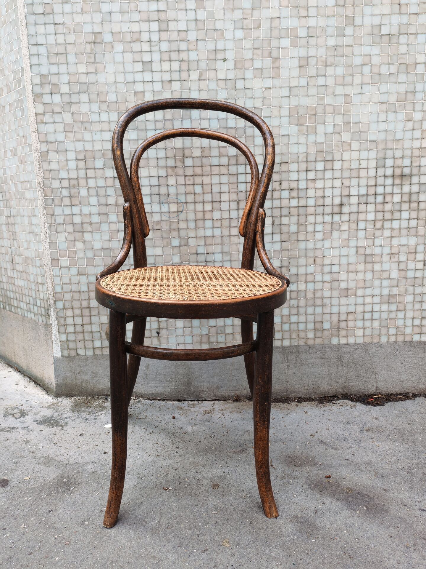 Chaise bistrot ancienne en bois courbé modèle18  Thonet