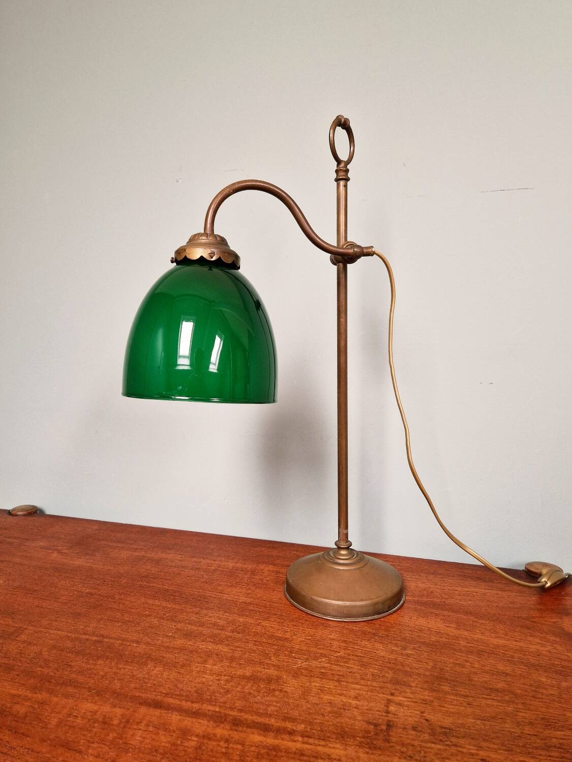 Art Deco brass and green opaline desk lamp, 1920-30