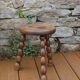 Tabouret tripode en bois, pieds en bois tourné