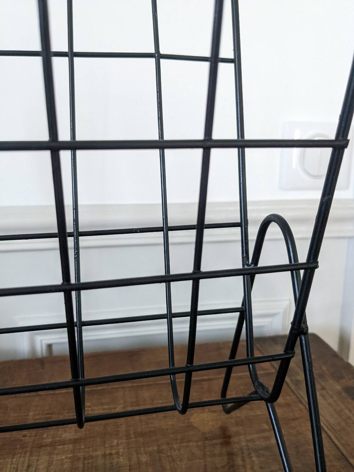 Vintage wire metal magazine rack