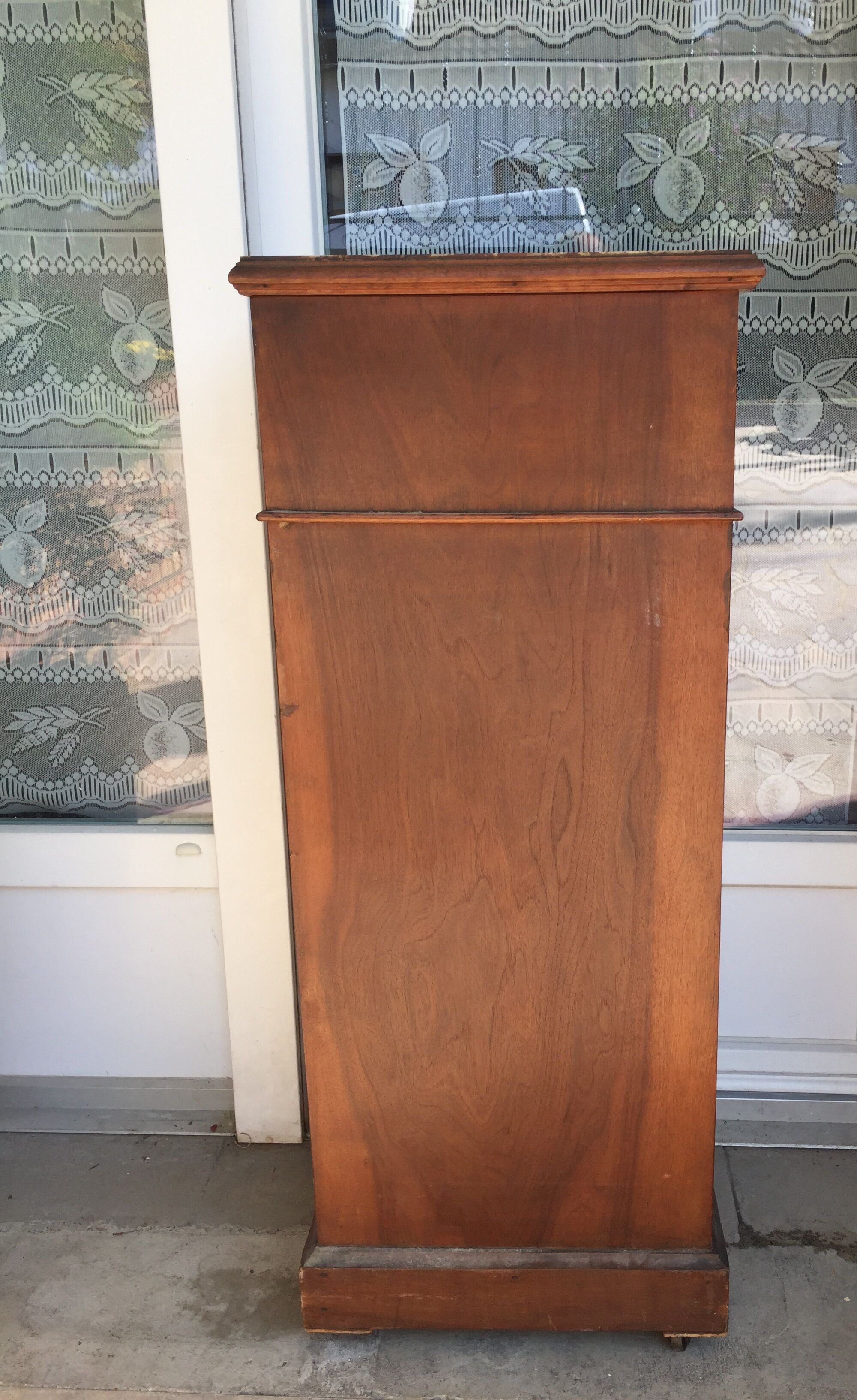 Old chest of drawers