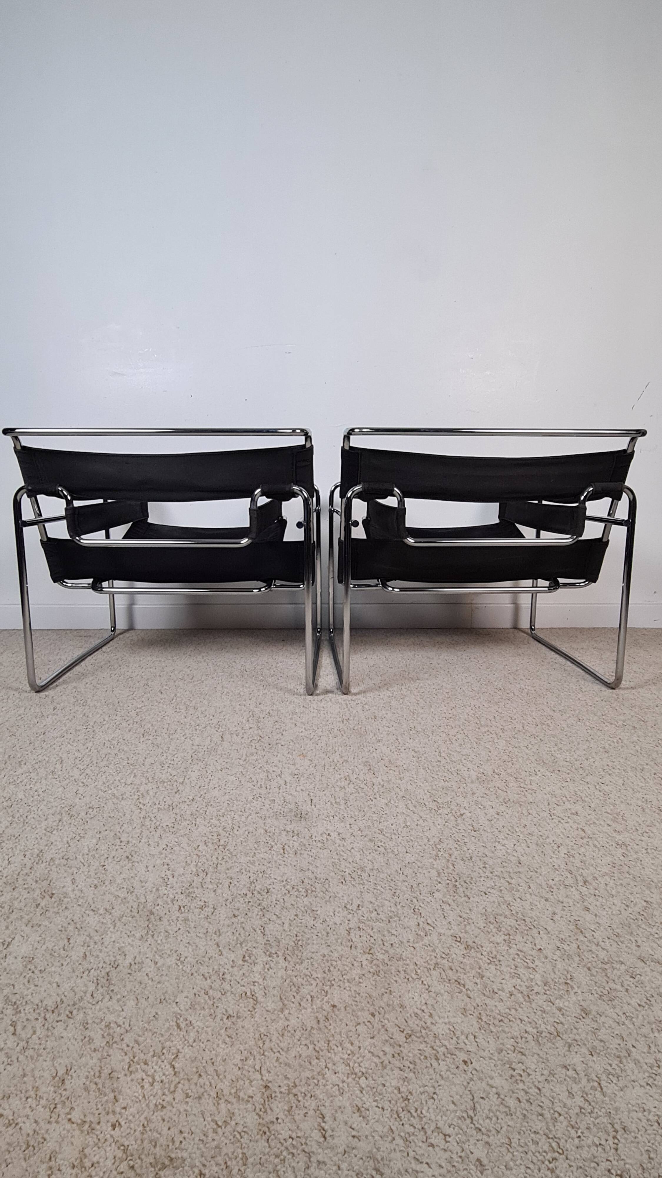 Pair of "Wassily" armchairs _ Vintage Edition