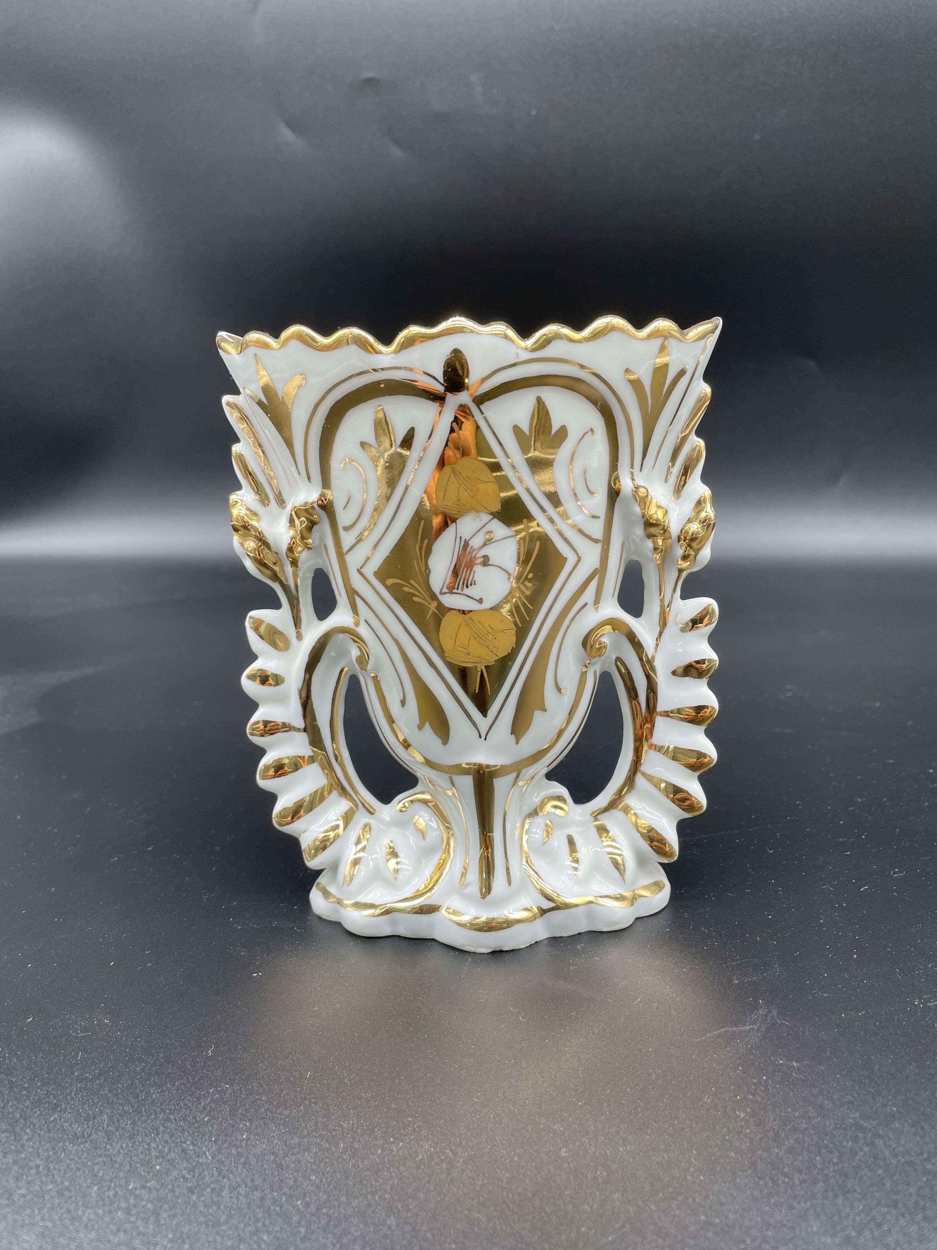 Wedding vase, white porcelain of paris, gold decoration, gilded, flowers, decoration