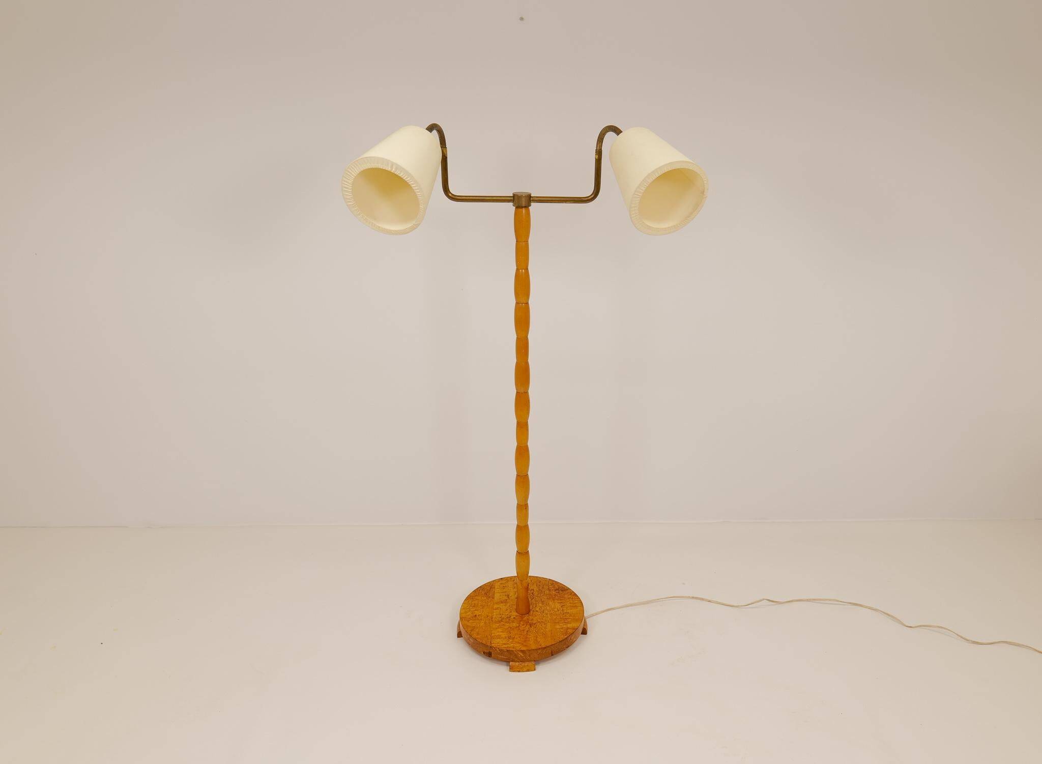 Mid-century organic floor lamp in birch and brass, Sweden, 1950s