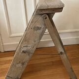 Escabeau pliant en bois ancien