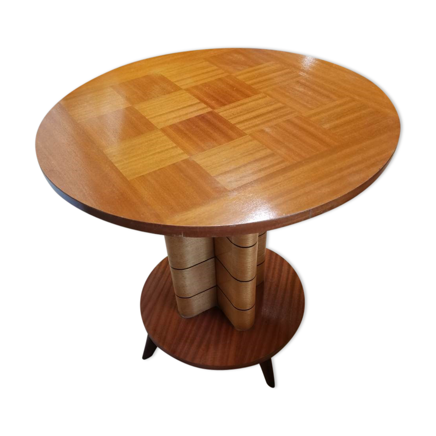 Healing in oak veneer 70 years