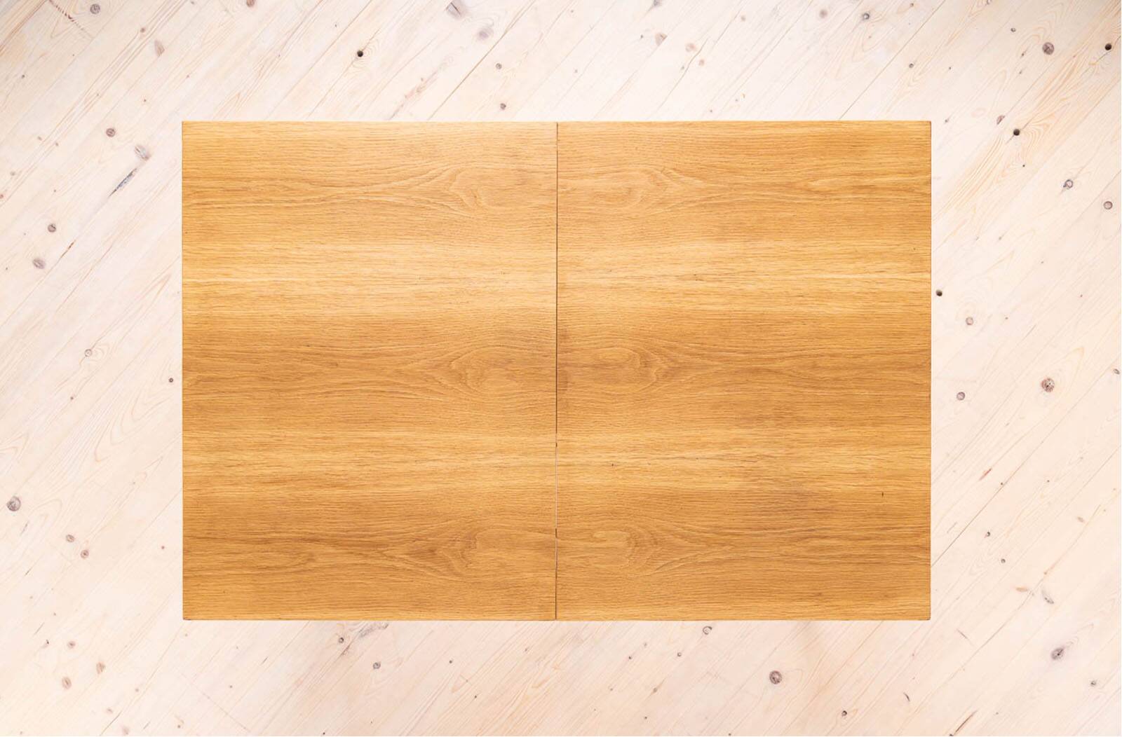 Dining table and 4 chairs by Antonin Šuman, restored.