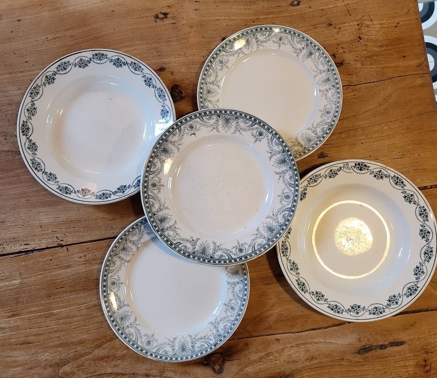 Set of 5 Terre de Fer plates 1900 Wilbur and St Amand