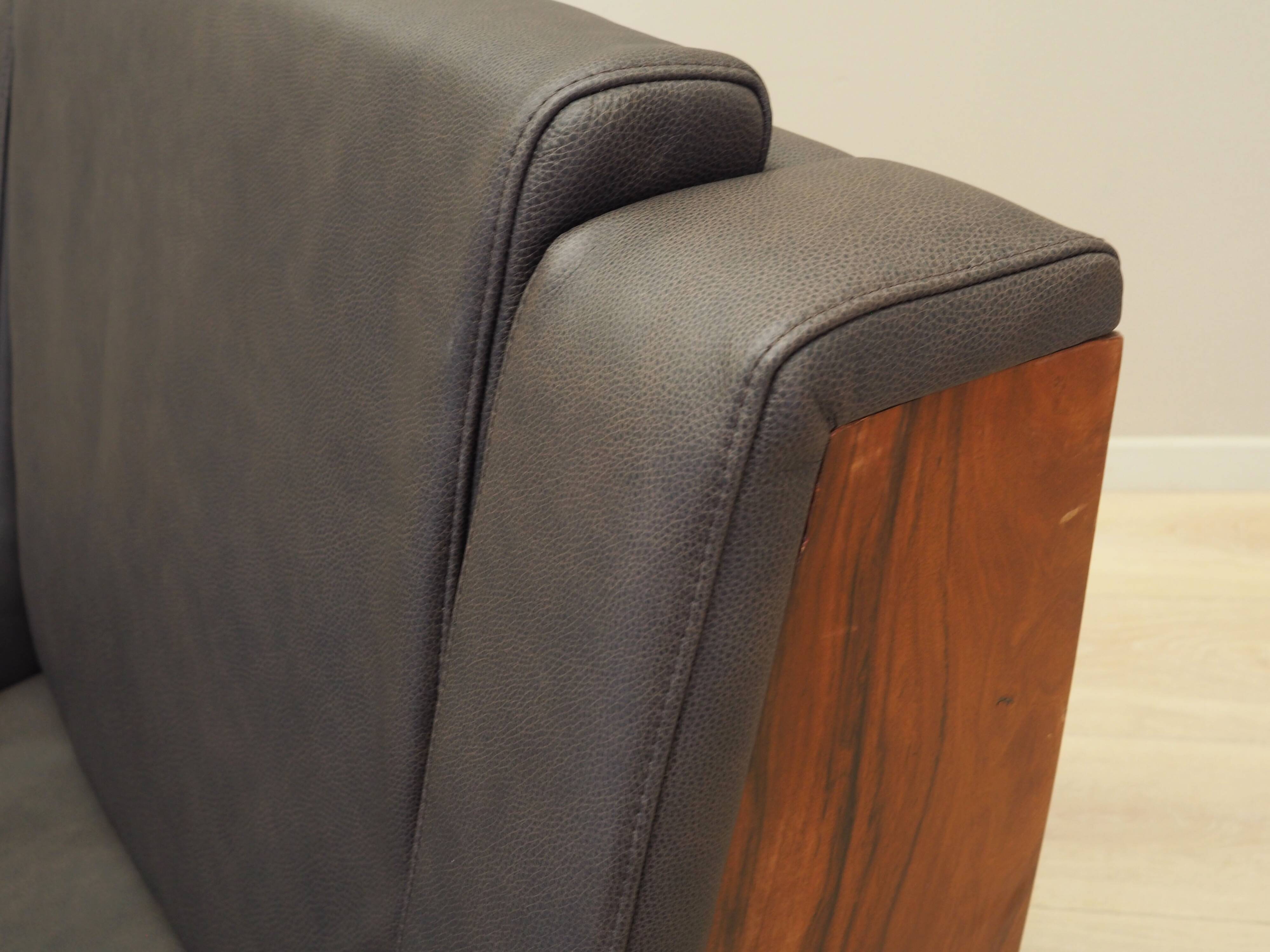Leather armchair, Italian design, 1970s, production: Italy