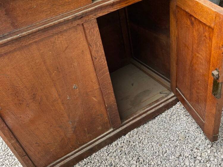 Minister's desk in oak