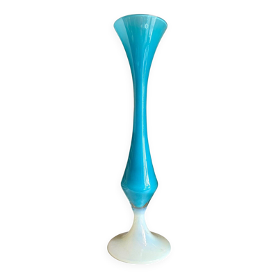 Vase, soliflore en opaline bleue et blanche